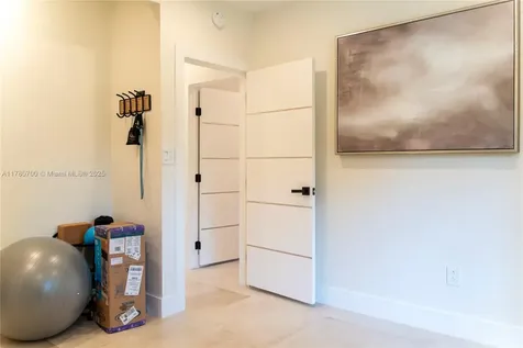 281 NE 48th Terrace Miami FL 33137