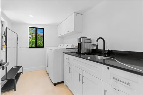 281 NE 48th Terrace Miami FL 33137