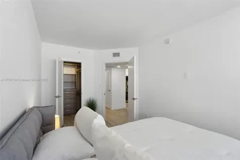 100 Lincoln Road Miami Beach FL 33139