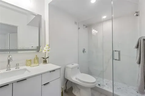 100 Lincoln Road Miami Beach FL 33139