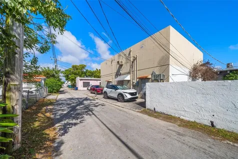 2292 SW 22nd Street Miami FL 33145