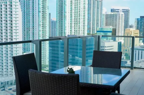 68 SE 6th Street Miami FL 33131
