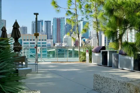 68 SE 6th Street Miami FL 33131