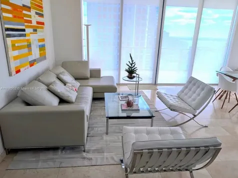 68 SE 6th Street Miami FL 33131