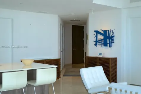 68 SE 6th Street Miami FL 33131