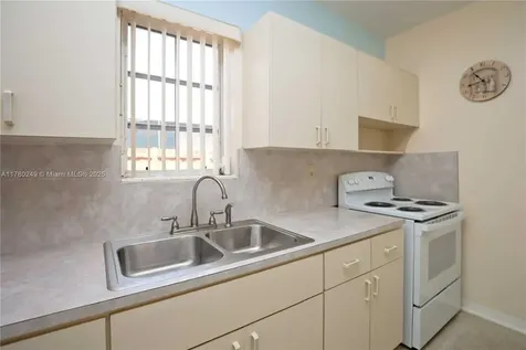 73 E 53rd Terrace Hialeah FL 33013