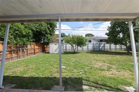 73 E 53rd Terrace Hialeah FL 33013