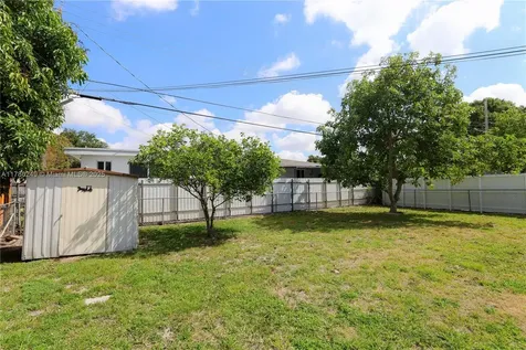 73 E 53rd Terrace Hialeah FL 33013
