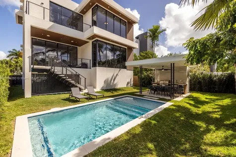 736 NE 77th Street Miami FL 33138