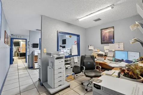 9180 NW 119th Street Hialeah Gardens FL 33018