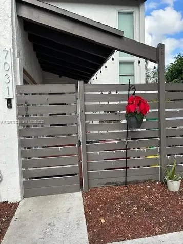 7031 SW 111th Place Miami FL 33173