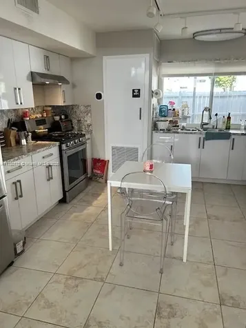 7031 SW 111th Place Miami FL 33173