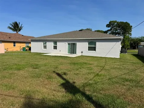 749 SE Karrigan Terrace Port St. Lucie FL 34983