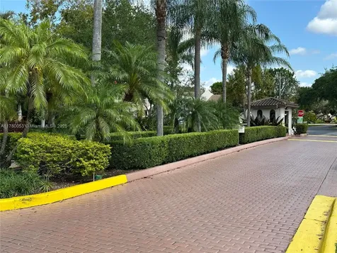 11405 SW 87th Terrace Miami FL 33173