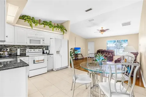 421 NW 20th Place Cape Coral FL 33993
