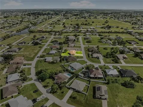 421 NW 20th Place Cape Coral FL 33993