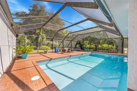 9401 SW 69th Court Pinecrest FL 33156