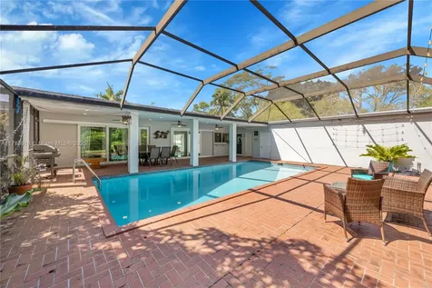 9401 SW 69th Court Pinecrest FL 33156