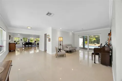 9401 SW 69th Court Pinecrest FL 33156
