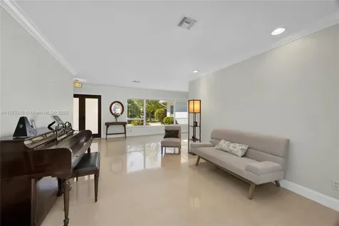 9401 SW 69th Court Pinecrest FL 33156