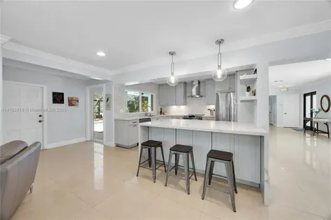 9401 SW 69th Court Pinecrest FL 33156