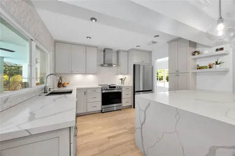 9401 SW 69th Court Pinecrest FL 33156