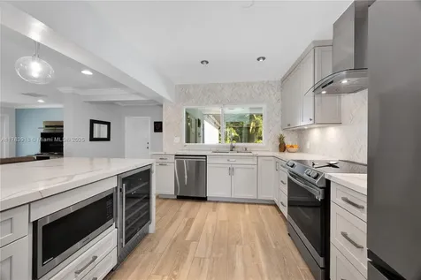 9401 SW 69th Court Pinecrest FL 33156