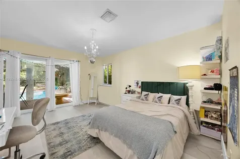 9401 SW 69th Court Pinecrest FL 33156