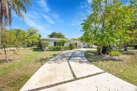 9401 SW 69th Court Pinecrest FL 33156