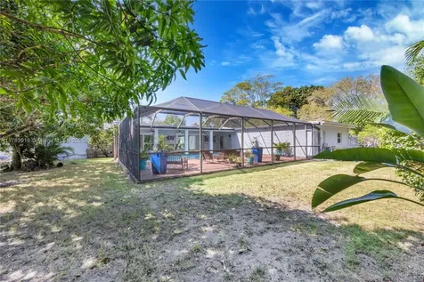 9401 SW 69th Court Pinecrest FL 33156