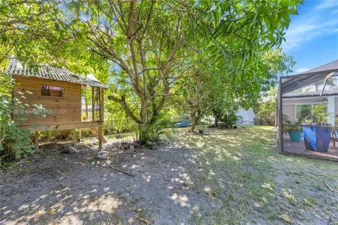 9401 SW 69th Court Pinecrest FL 33156