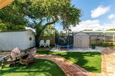 2003 N 46th Avenue Hollywood FL 33021