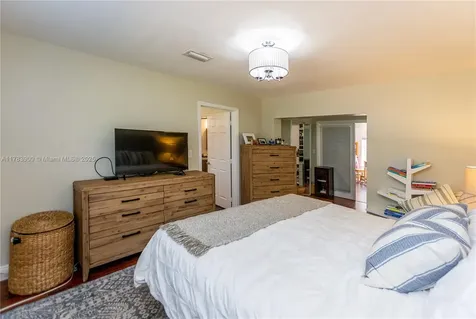 2003 N 46th Avenue Hollywood FL 33021