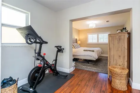2003 N 46th Avenue Hollywood FL 33021
