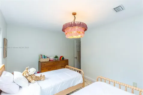 2003 N 46th Avenue Hollywood FL 33021