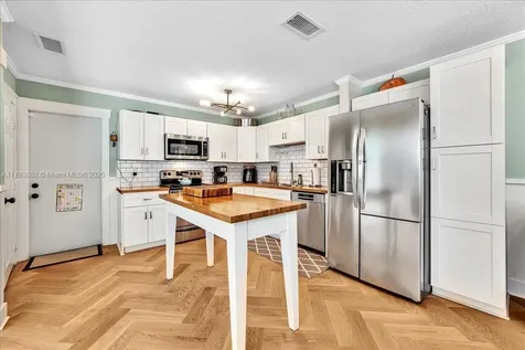 1217 NW 107th Terrace Plantation FL 33322