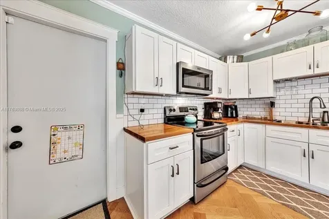 1217 NW 107th Terrace Plantation FL 33322