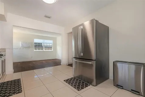 534 W 16th Street Hialeah FL 33010