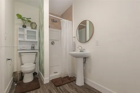 534 W 16th Street Hialeah FL 33010
