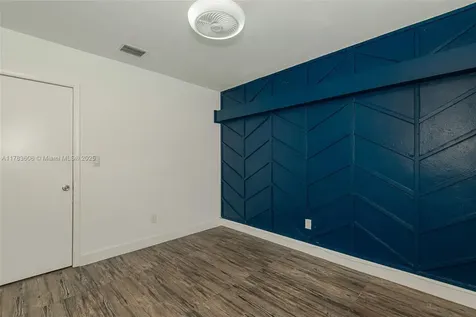 534 W 16th Street Hialeah FL 33010