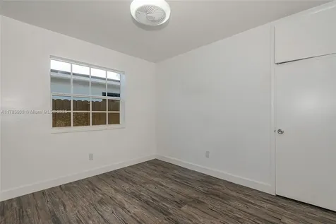 534 W 16th Street Hialeah FL 33010