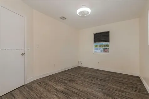534 W 16th Street Hialeah FL 33010