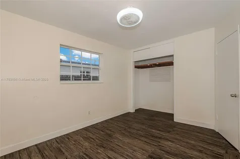 534 W 16th Street Hialeah FL 33010