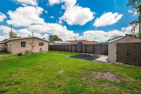 534 W 16th Street Hialeah FL 33010