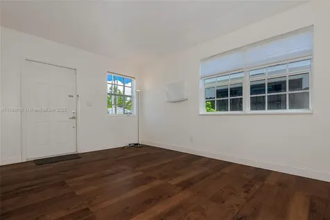 534 W 16th Street Hialeah FL 33010