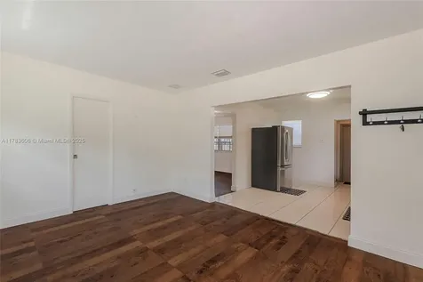 534 W 16th Street Hialeah FL 33010