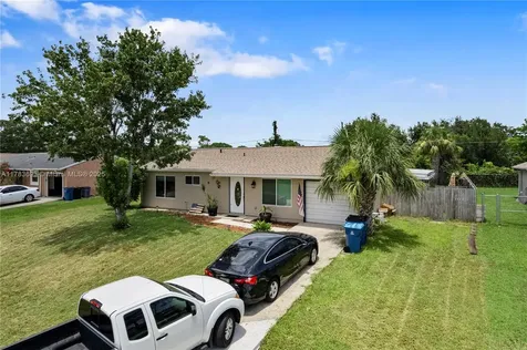 1811 Barker Street NE Palm Bay FL 32907