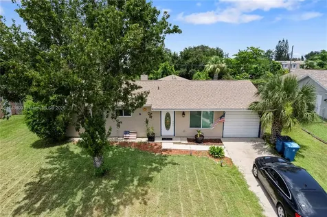 1811 Barker Street NE Palm Bay FL 32907