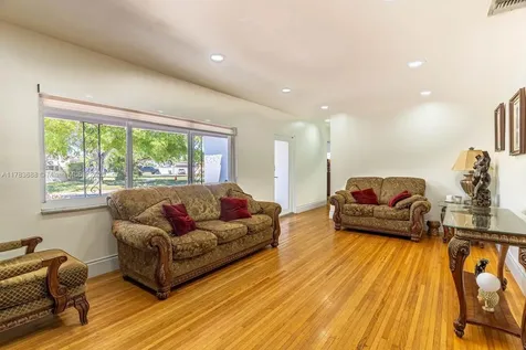 210 W 52nd Street Hialeah FL 33012