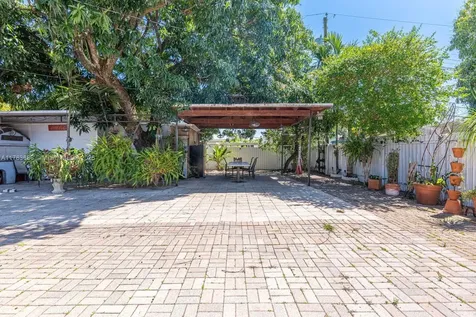 210 W 52nd Street Hialeah FL 33012